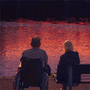 实拍拥挤顶臀视频
